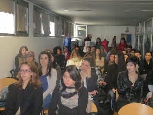 MODA E ARTIGIANATO INCONTRANO GLI STUDENTI DELL'IS (Art. corrente, Pag. 1, Foto normale)